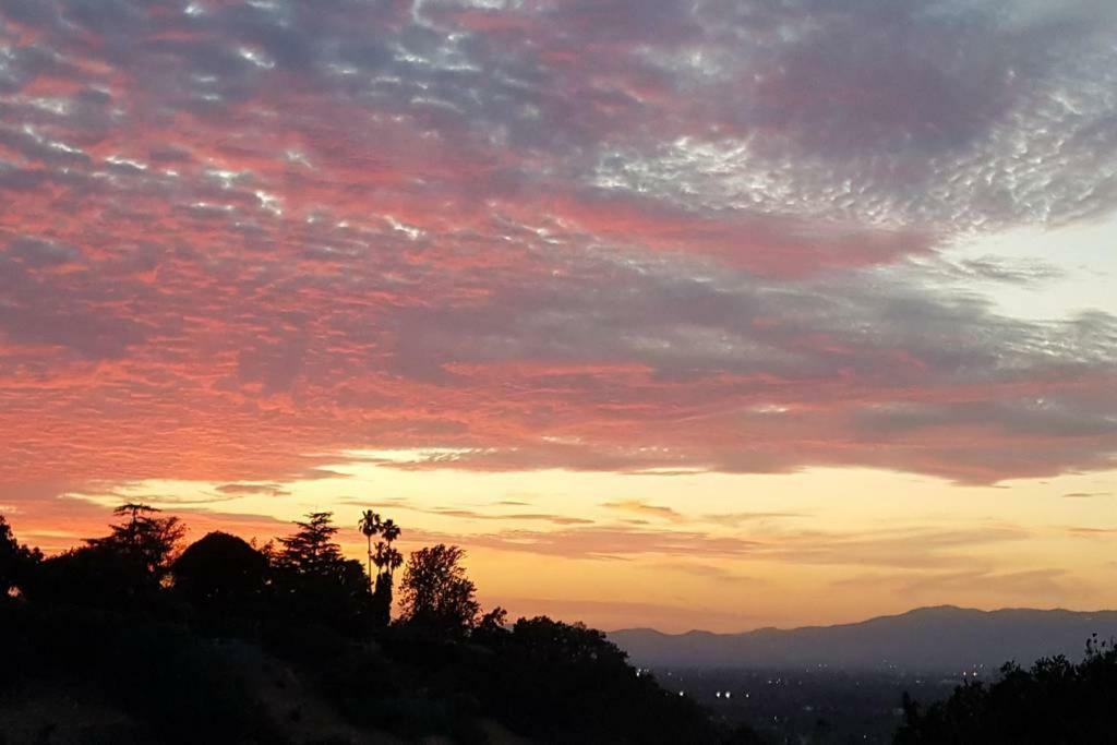 Modern Guest House Nestled In The Hollywood Hills With Huge Deck And Wow Views! 洛杉矶 外观 照片